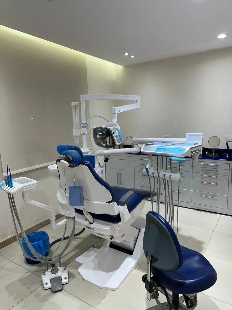Dental treatment room with chair and equipment